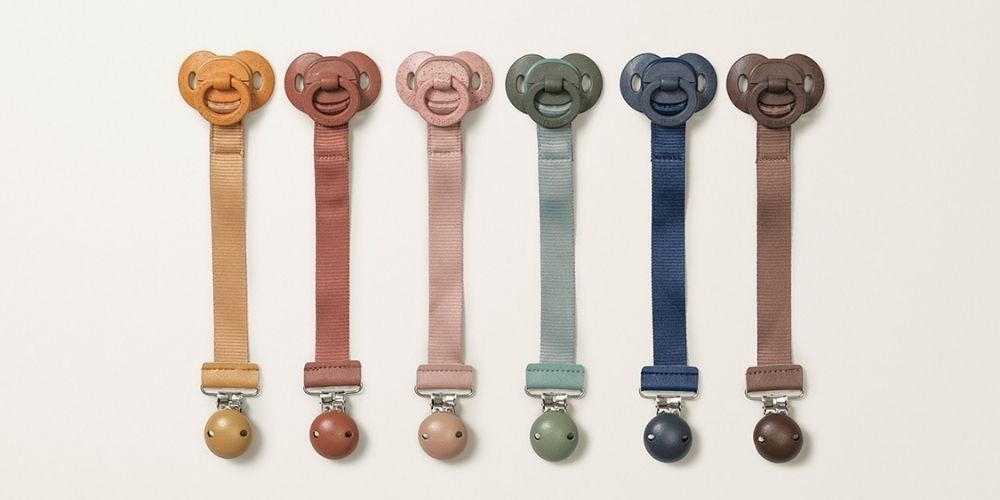 frequently asked questions about pacifiers wood Elodie 